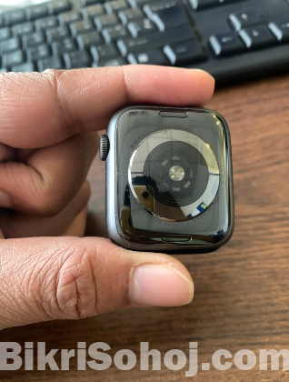 Apple watch Series 4 (44mm)